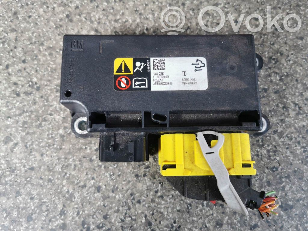 Airbag control unit/module   13584587,1358458713593287
