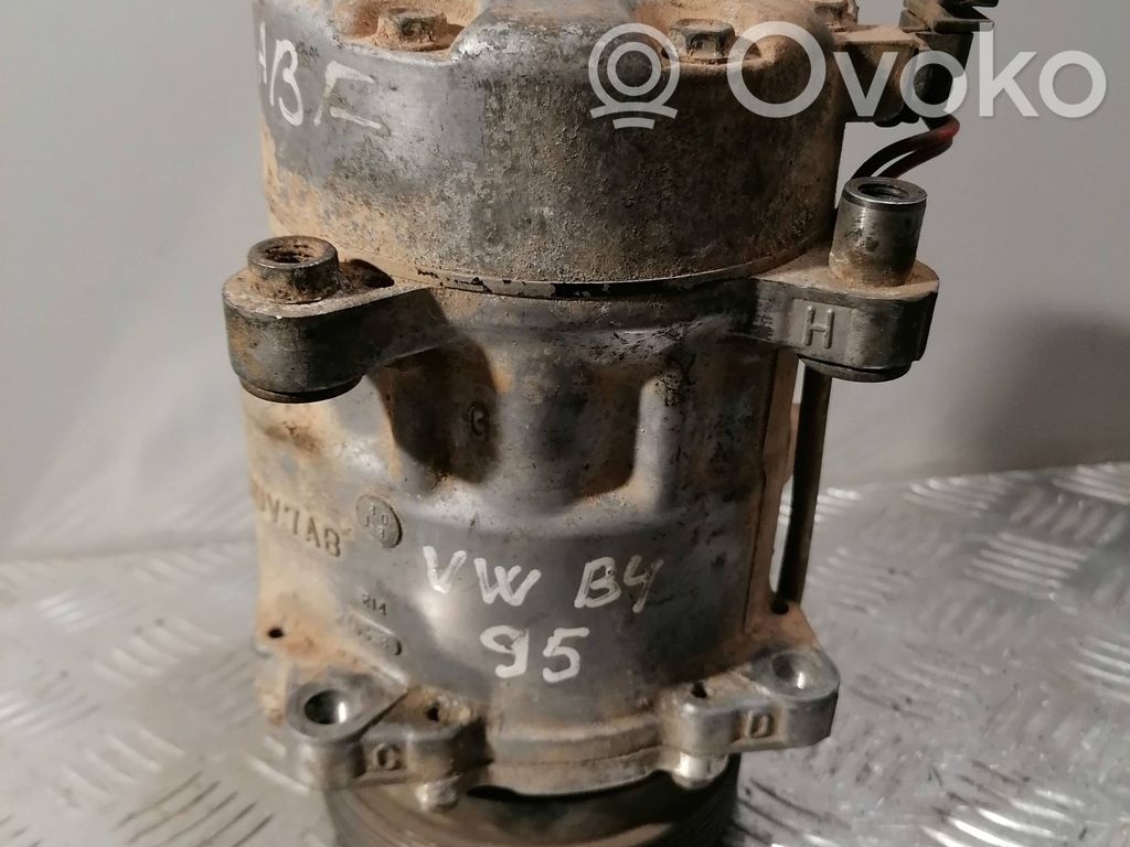 Volkswagen PASSAT B4 Air conditioning (A/C) compressor (pump) 