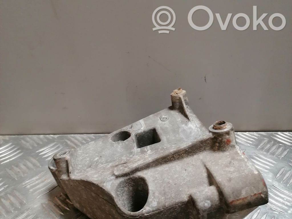 BMW 5 E39 A/C compressor mount bracket 