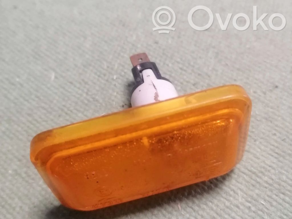 Audi 80 90 S2 B4 Front fender indicator light 