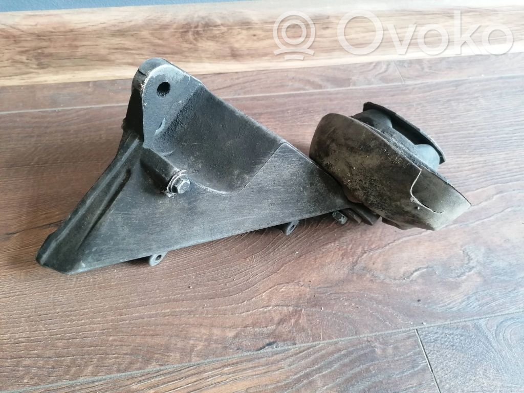 Audi A6 S6 C5 4B Łapa / Mocowanie skrzyni biegów 
