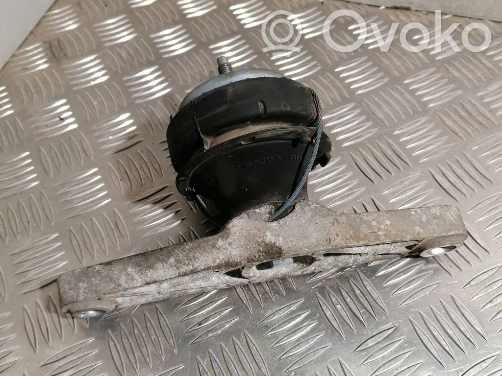 Volvo V50 Engine mount bracket 