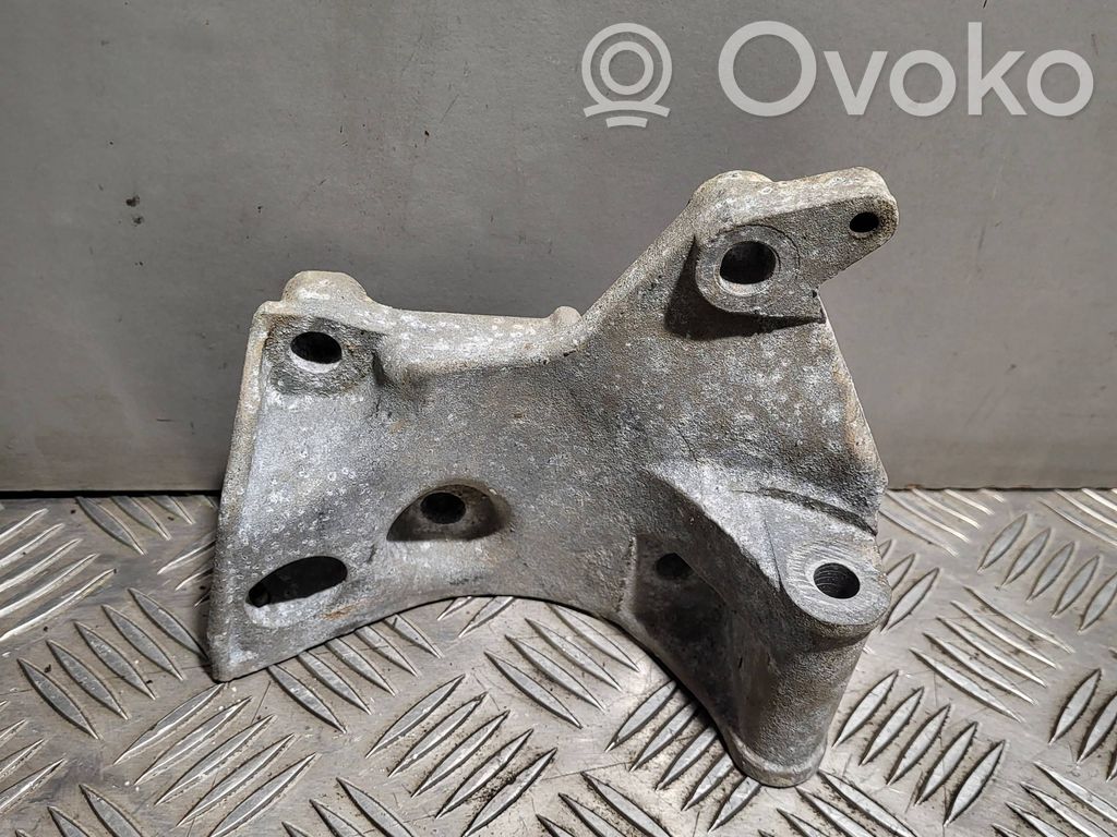 Renault Twingo II Generator/alternator bracket 