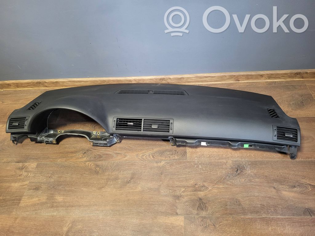 Audi A4 S4 B7 8E 8H Dashboard 