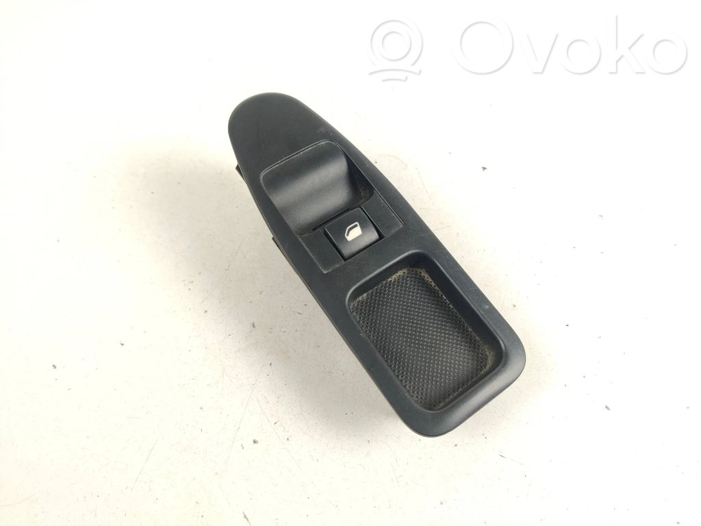 Electric window control switch   14996130