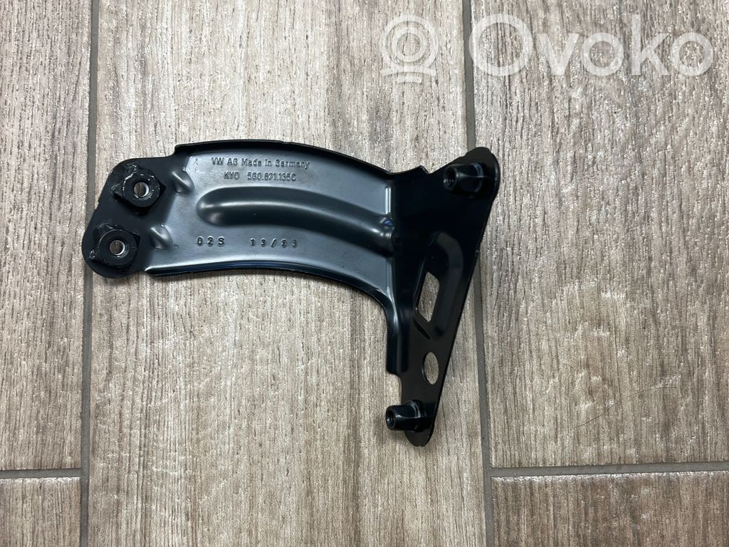 Volkswagen Golf VII Uchwyt / Mocowanie błotnika przedniego 