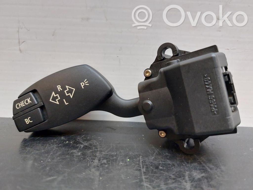Wiper turn signal indicator stalk/switch   6924103B