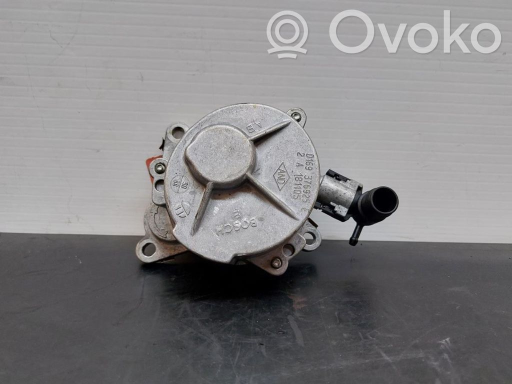 Renault Laguna I Vacuum pump 