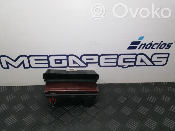 Cendrier   4D0857951