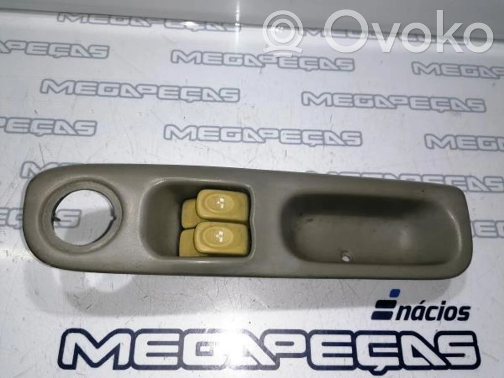 Renault Twingo I Electric window control switch 