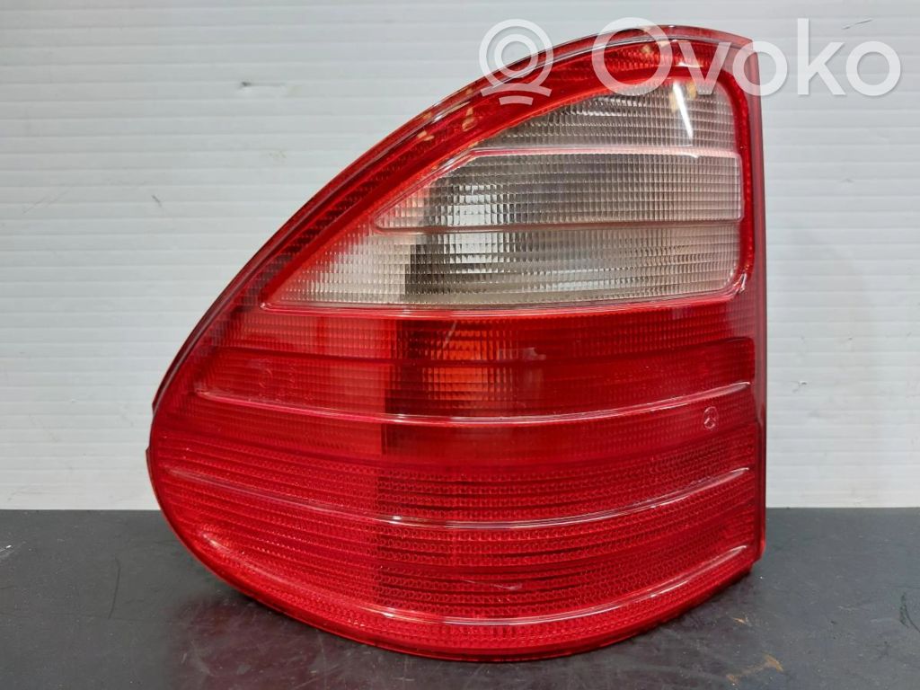 Mercedes-Benz E W210 Luci posteriori del portellone del bagagliaio 