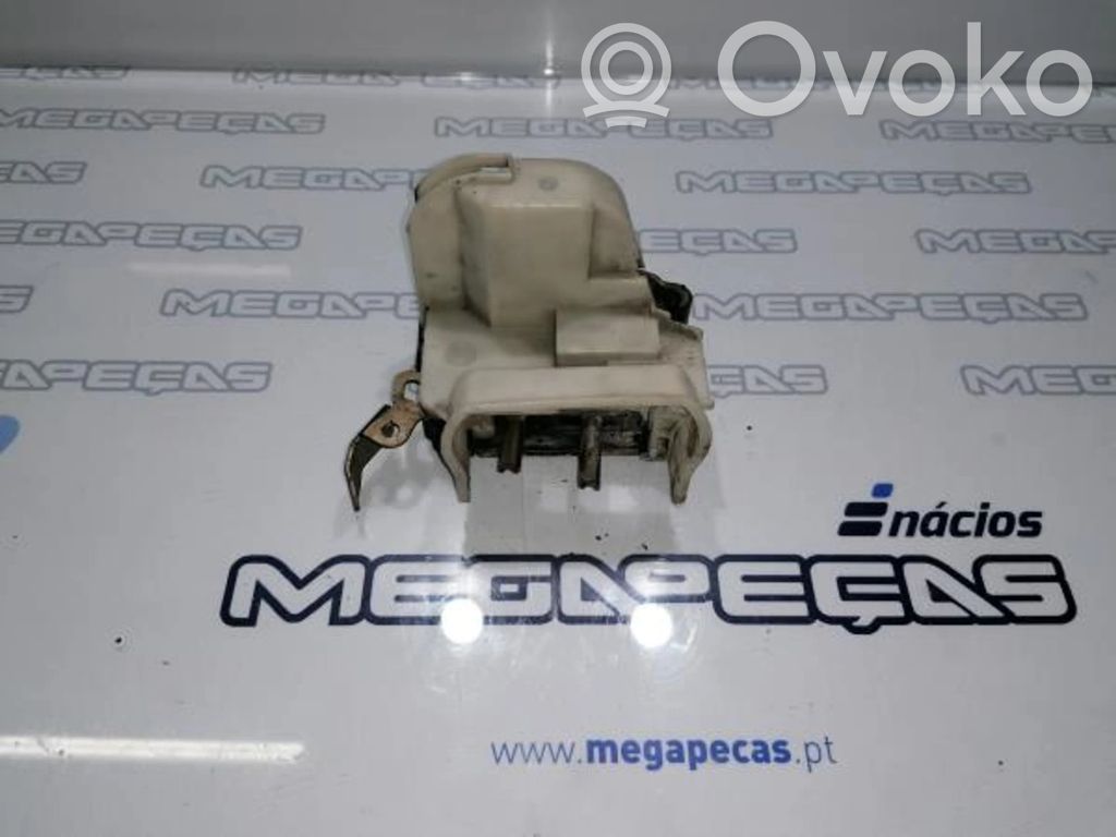 Fiat Punto (176) Broască ușă față coupe (lângă mâner) 