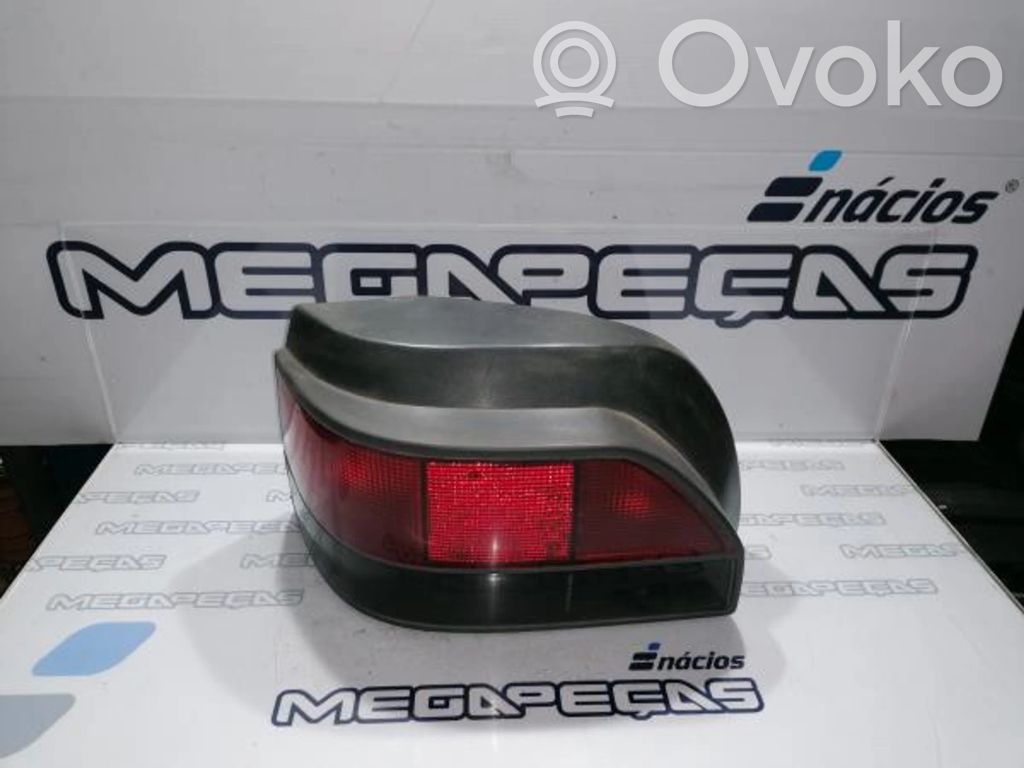 Renault Clio I Tailgate rear/tail lights 