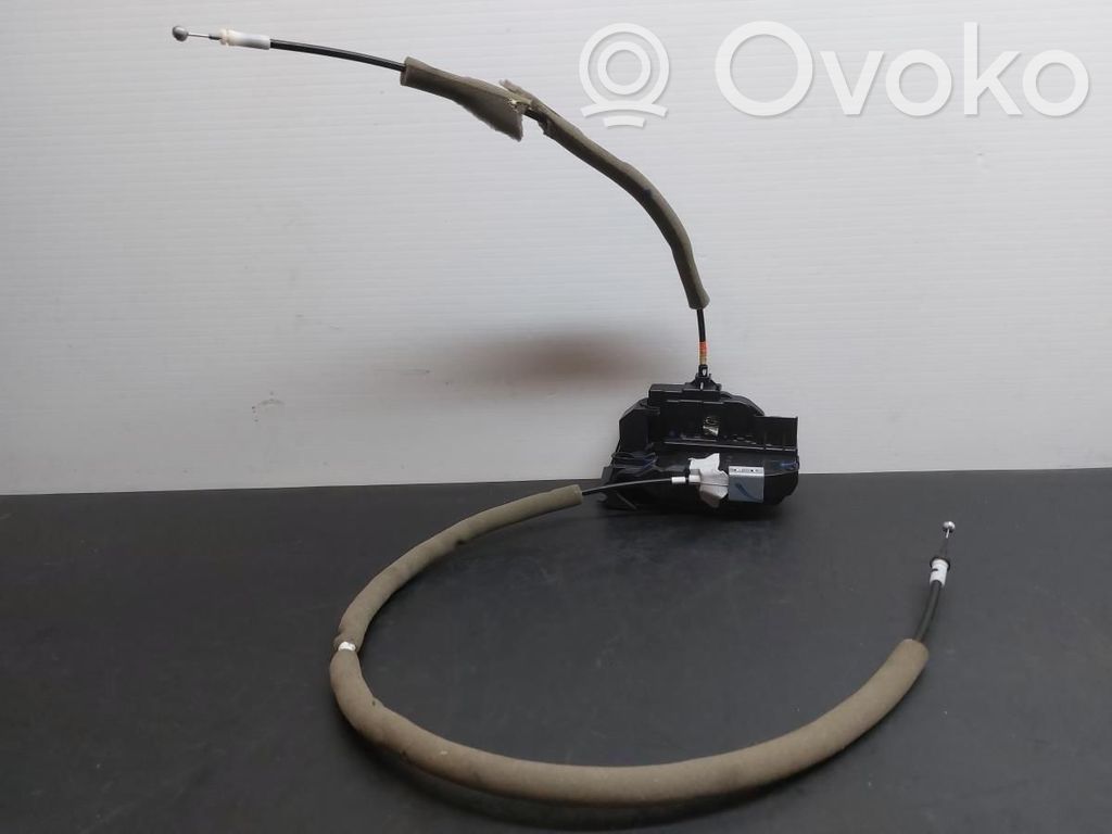 Nissan Qashqai Priekšpusē slēdzene 