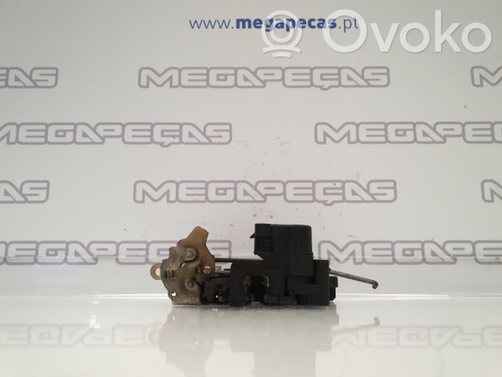 Priekšpusē slēdzene   0046804232,2FICHASEM4PINOS