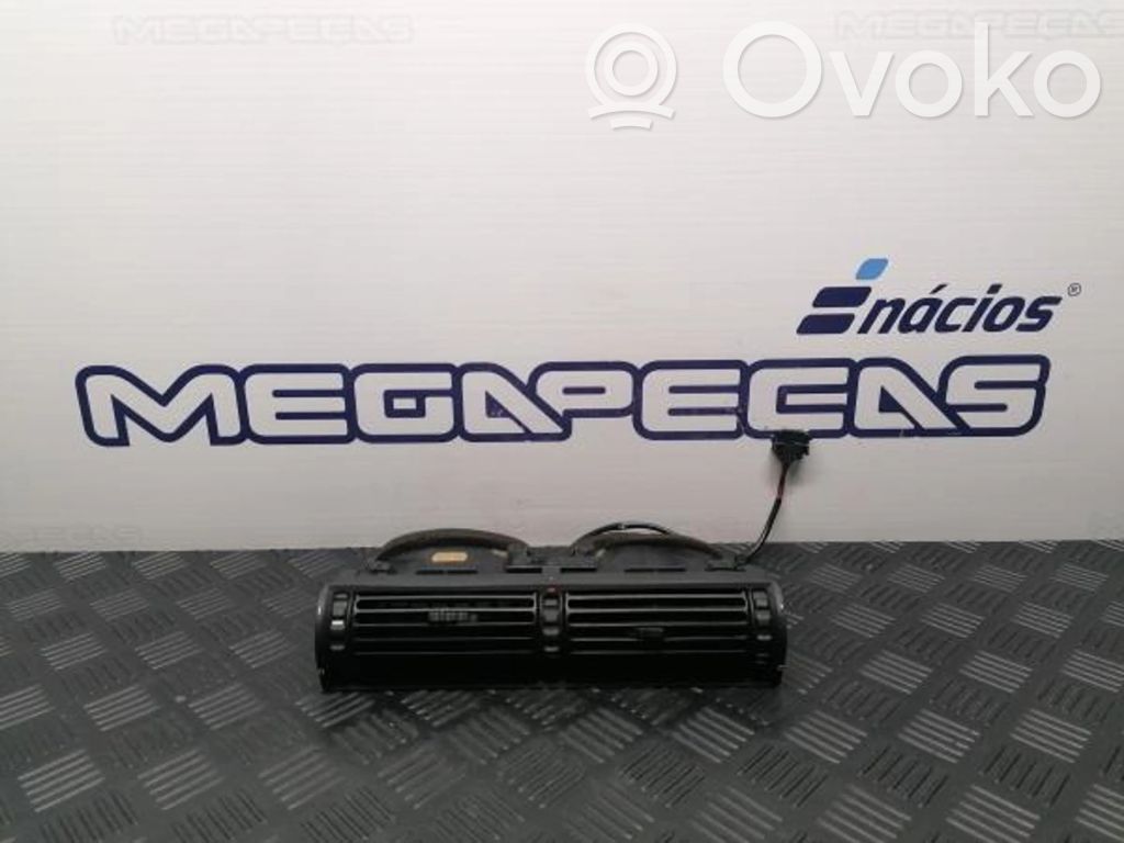 Rejilla de ventilación central del panel   11585249,4913909260