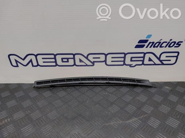 Grille d'aération centrale   97055237600,97055237600