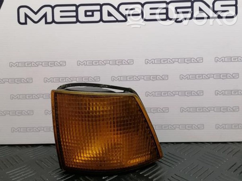 BMW 7 E32 Clignotant de pare-chocs avant 