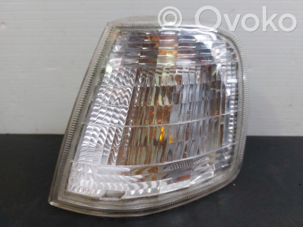 Peugeot 405 Front bumper turn signal 