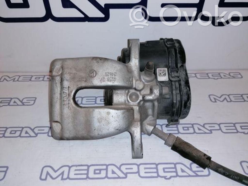 Mercedes-Benz A W176 Tylny zacisk hamulcowy 