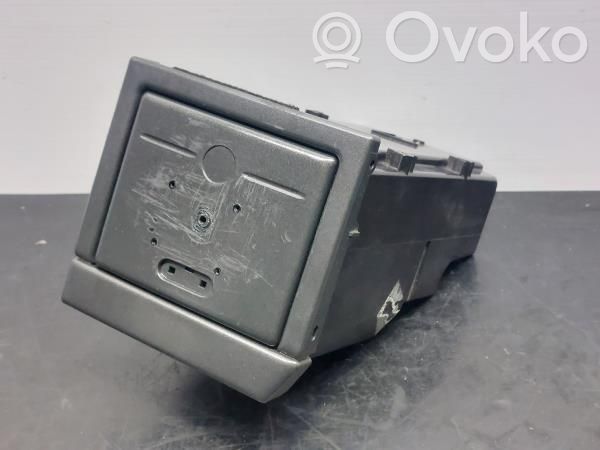Jaguar S-Type Glove box 