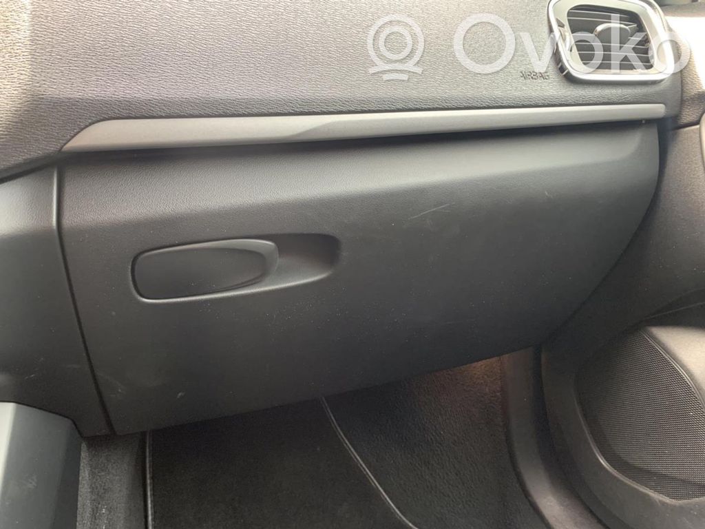 Glove box   1284503,39815929,39824225