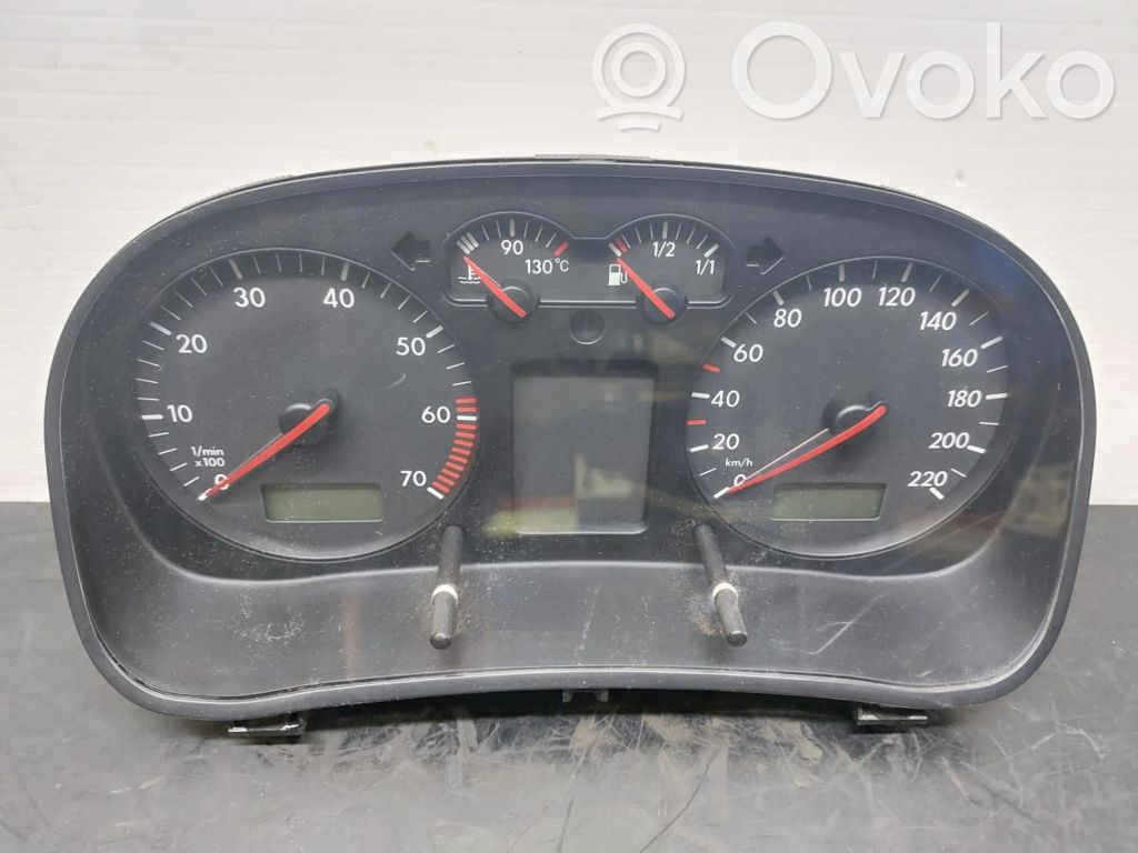 Volkswagen Golf IV Nopeusmittari (mittaristo)