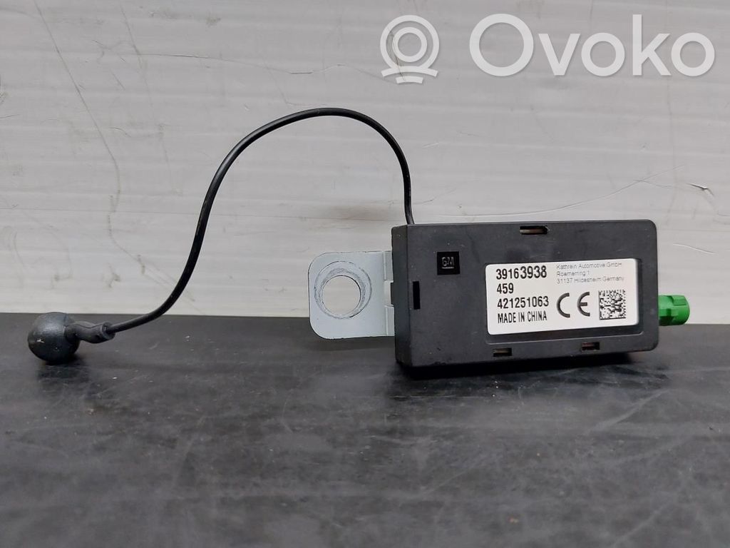 Opel Astra K Pystyantennivahvistin 