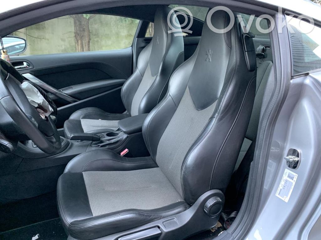 Peugeot RCZ Комплект сидений 