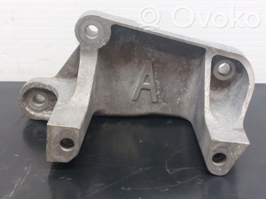 Support de moteur, coussinet   326B97