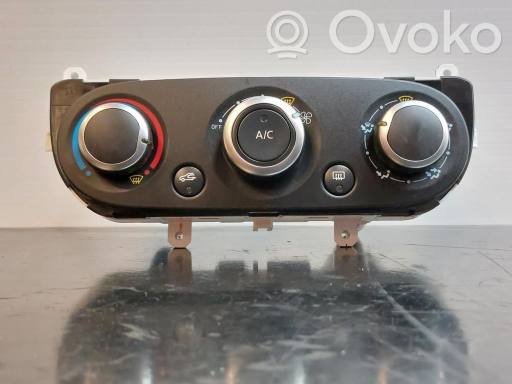 Renault Clio IV Climate control unit 