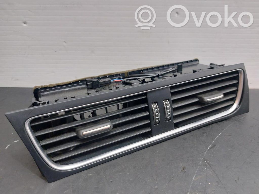 Grille d'aération centrale   8T1820951E