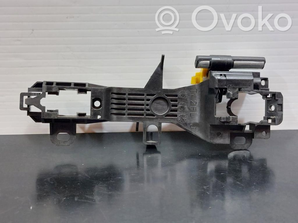Toyota Auris E180 Etuoven sisäkahvan kehys 