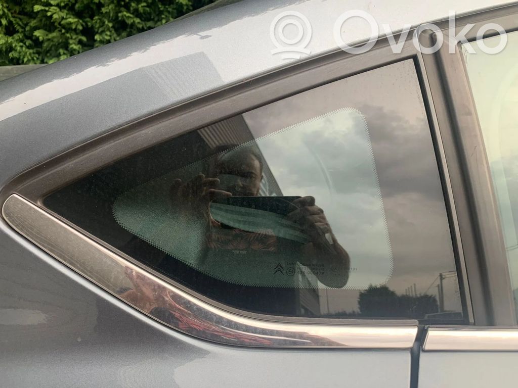 Rear side window   8569XR