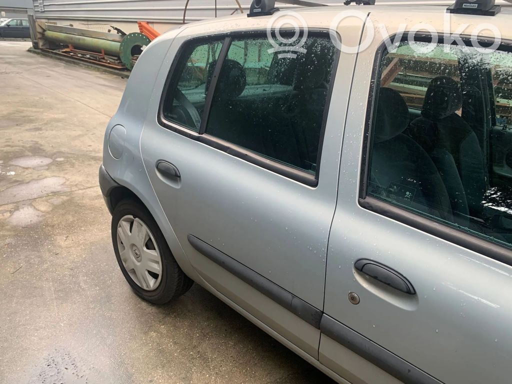 Renault Clio II Puerta trasera 
