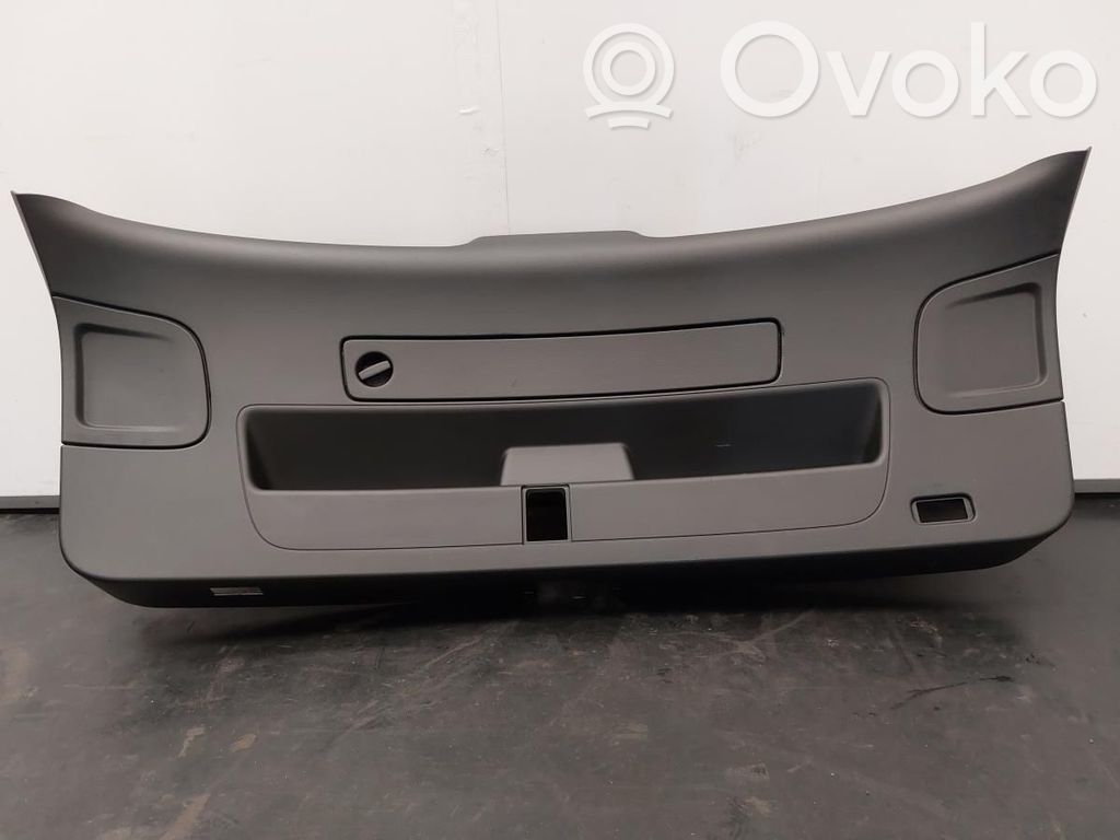 Tailgate trim   4G9867979D,4G9867979E