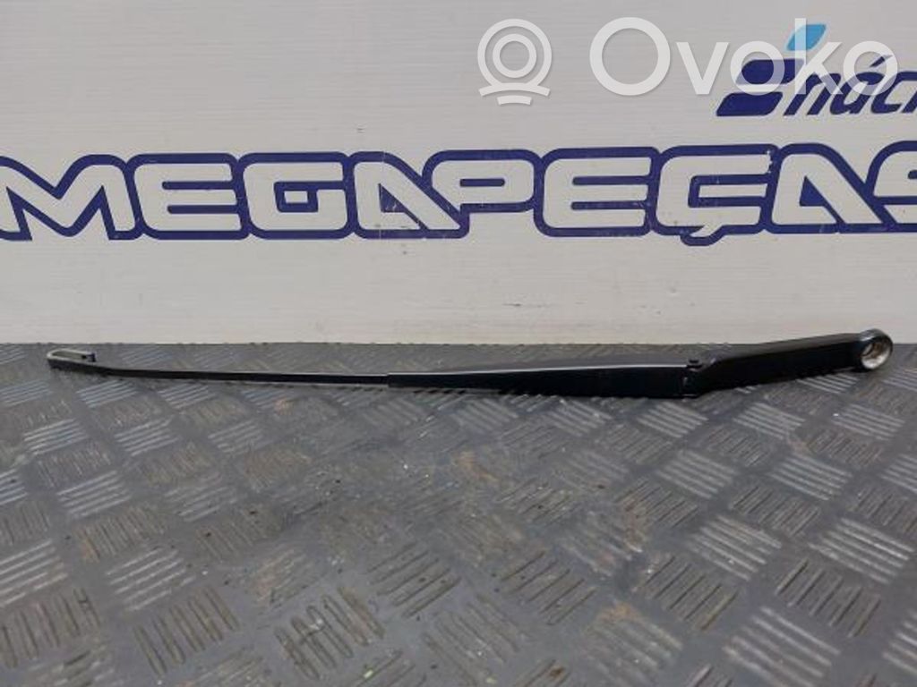 BMW X3 E83 Front wiper blade arm 