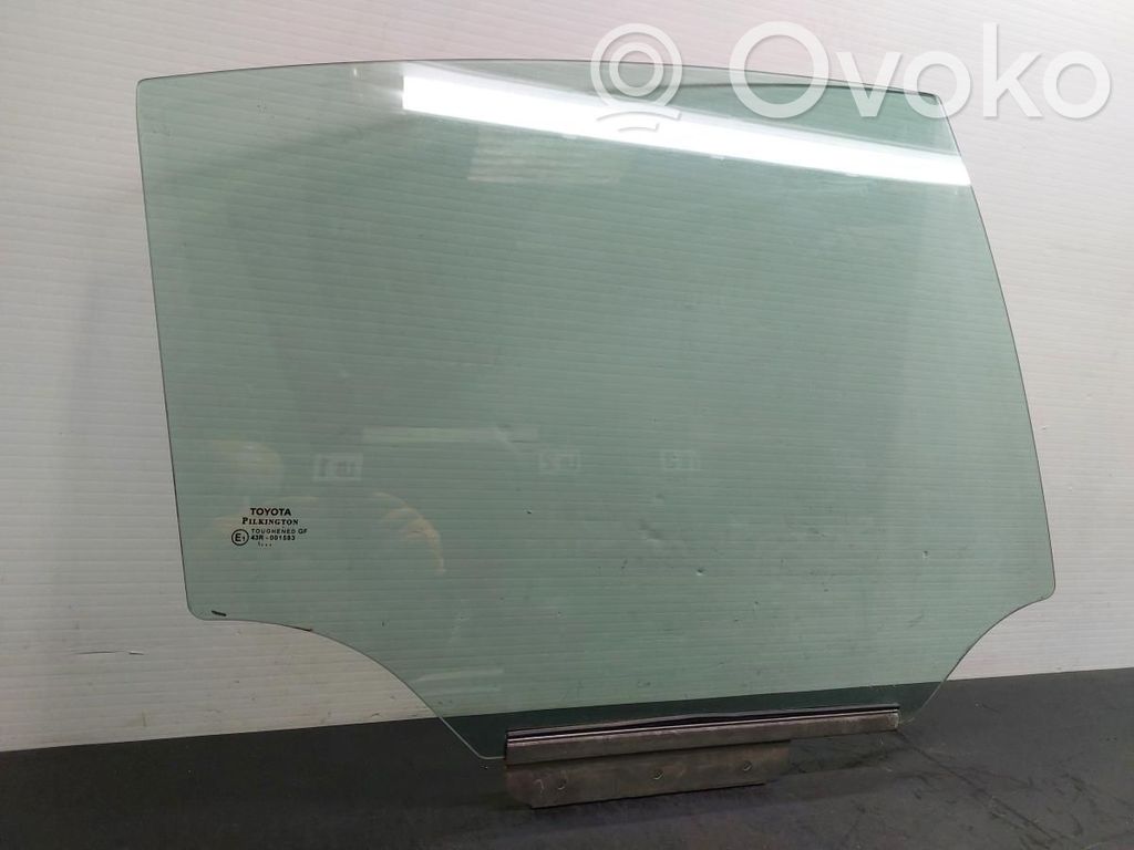Toyota Avensis T270 Vetro del finestrino della portiera posteriore