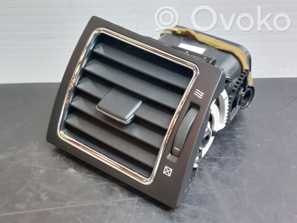 Toyota Avensis T270 Griglia di ventilazione centrale cruscotto 