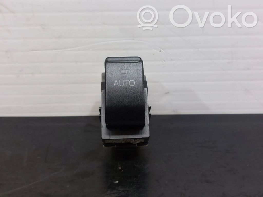 Electric window control switch   8481005050,8481005050