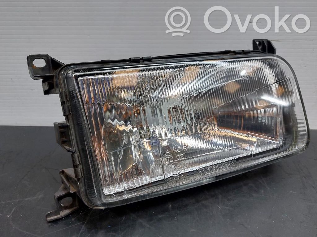 Volkswagen PASSAT B4 Lampa przednia 
