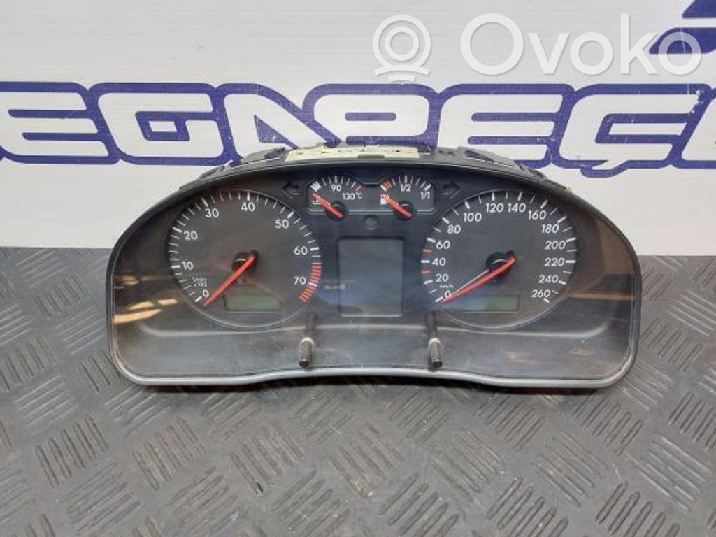Volkswagen PASSAT B5 Speedometer (instrument cluster) 