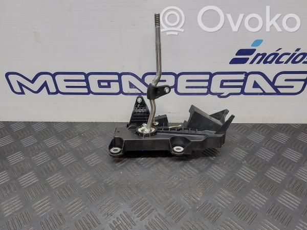 Gear shifter/selector   4M5R7C453DA