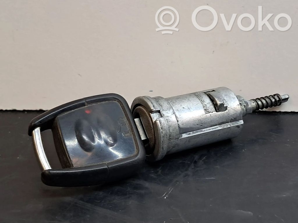 Užvedimo spynelė   90519056