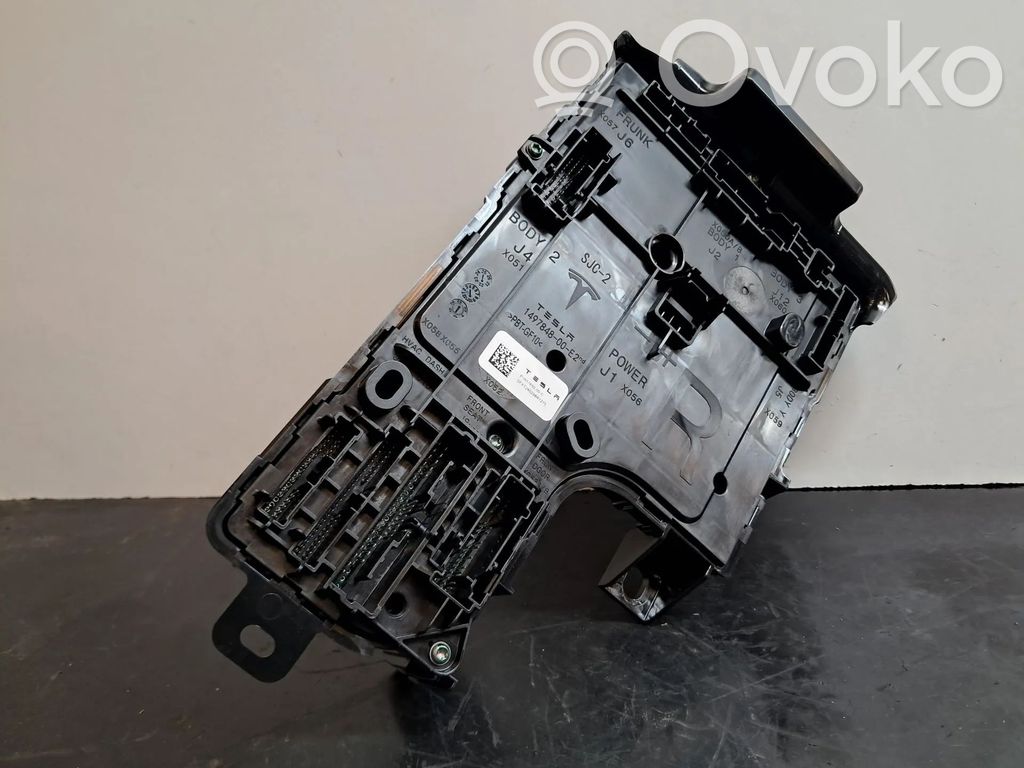 Tesla Model Y Durų elektronikos valdymo blokas 