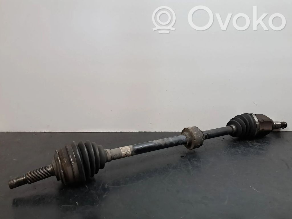 Toyota Yaris Półoś przednia 