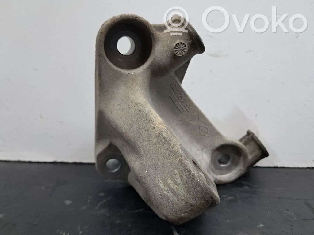Dzinēja spilvens   8200292833