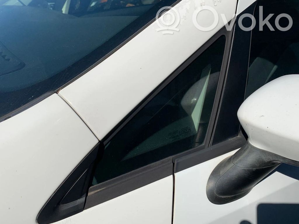 Fiat Grande Punto Fenêtre triangulaire avant / vitre 