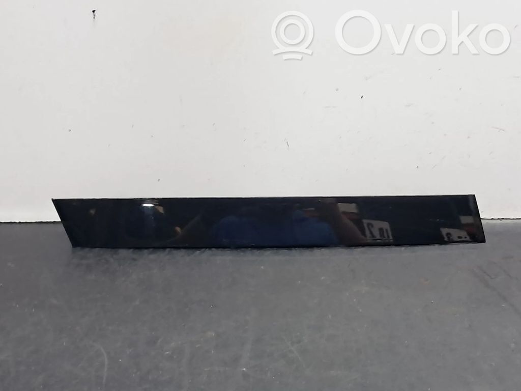 Renault Laguna III Listwa drzwi tylnych 
