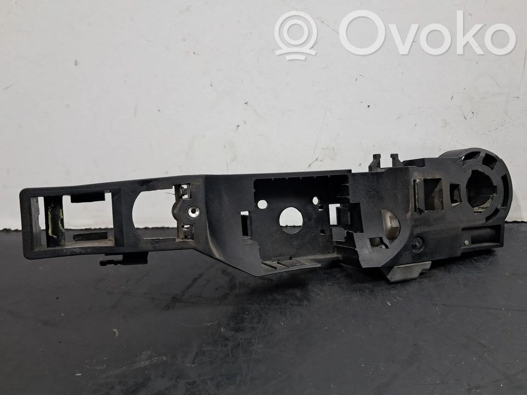 Renault Clio III Obudowa klamki wewnętrznej drzwi przednich 